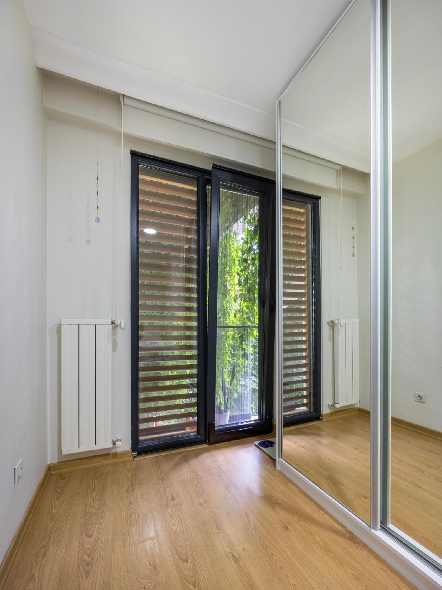 Apartment Modern Cozy Duplex In Great Location Center