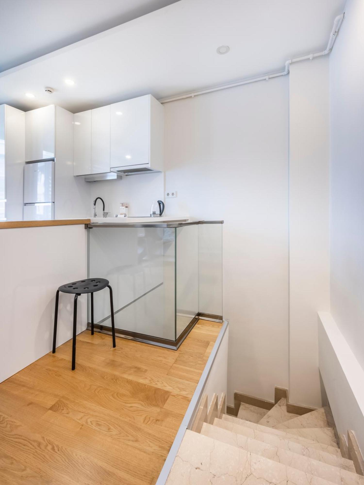 Apartment Modern Cozy Duplex In Great Location Center